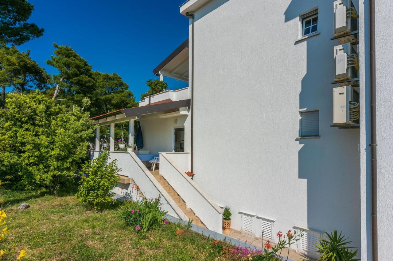 Apartments Vila Antula Banjol Exteriér fotografie