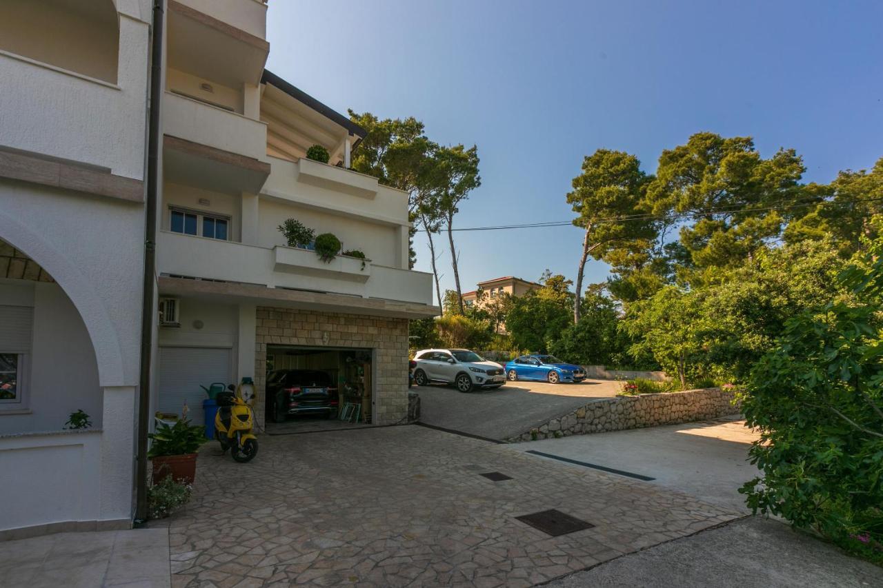 Apartments Vila Antula Banjol Exteriér fotografie