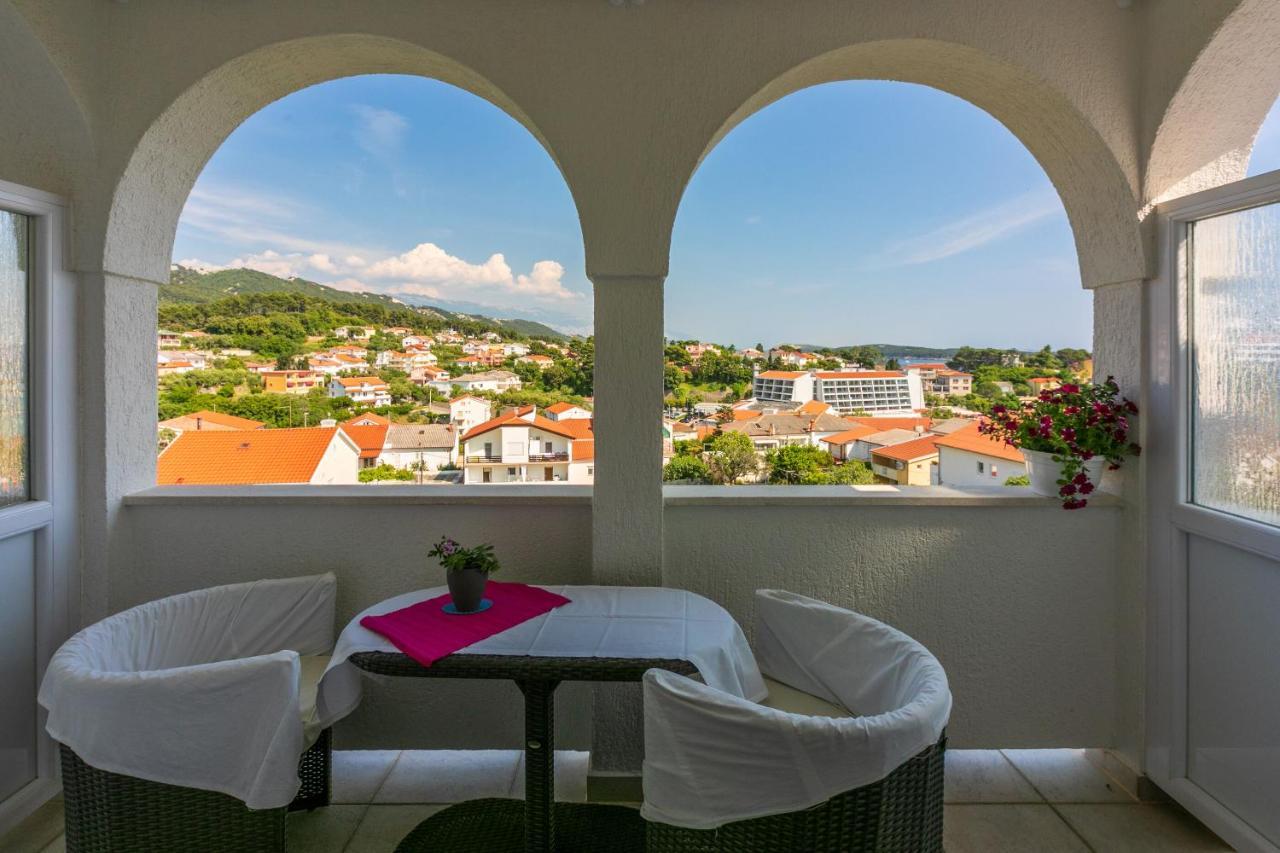 Apartments Vila Antula Banjol Exteriér fotografie