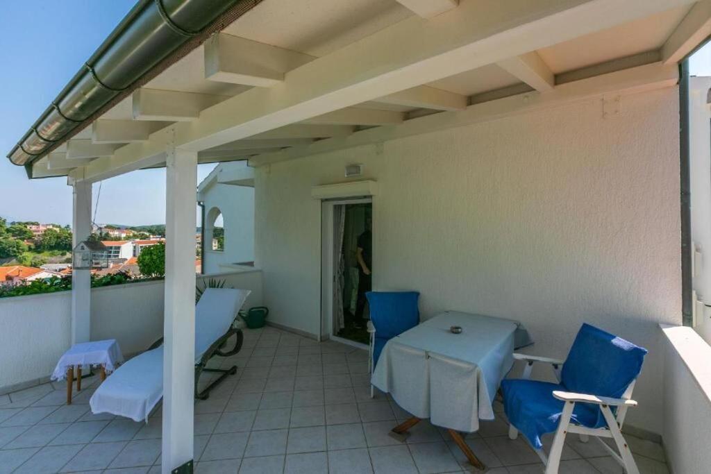 Apartments Vila Antula Banjol Exteriér fotografie