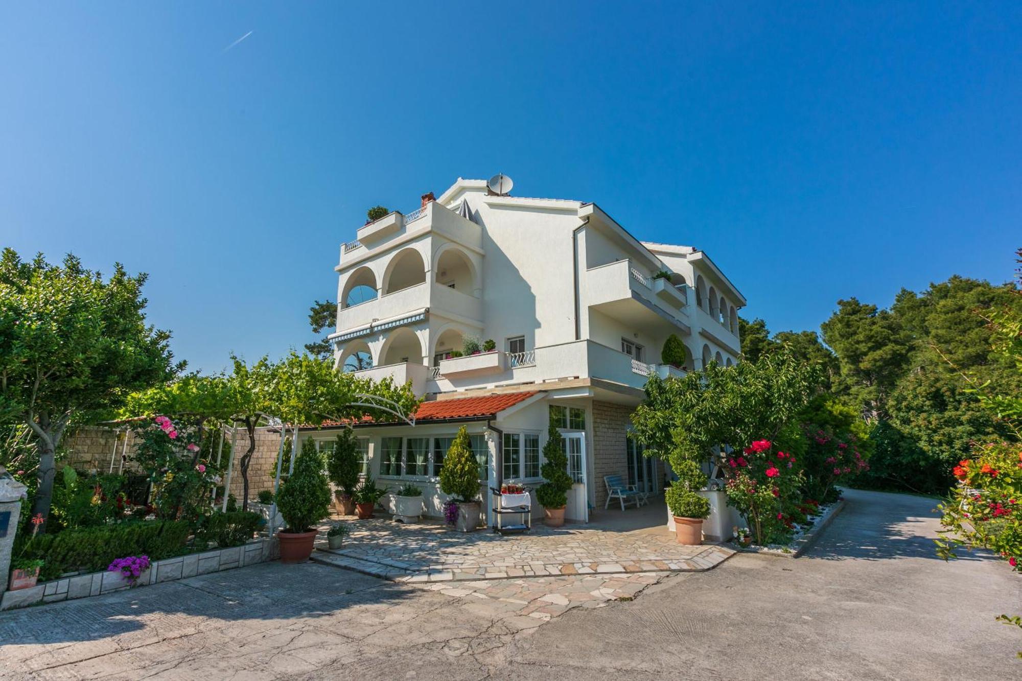 Apartments Vila Antula Banjol Exteriér fotografie